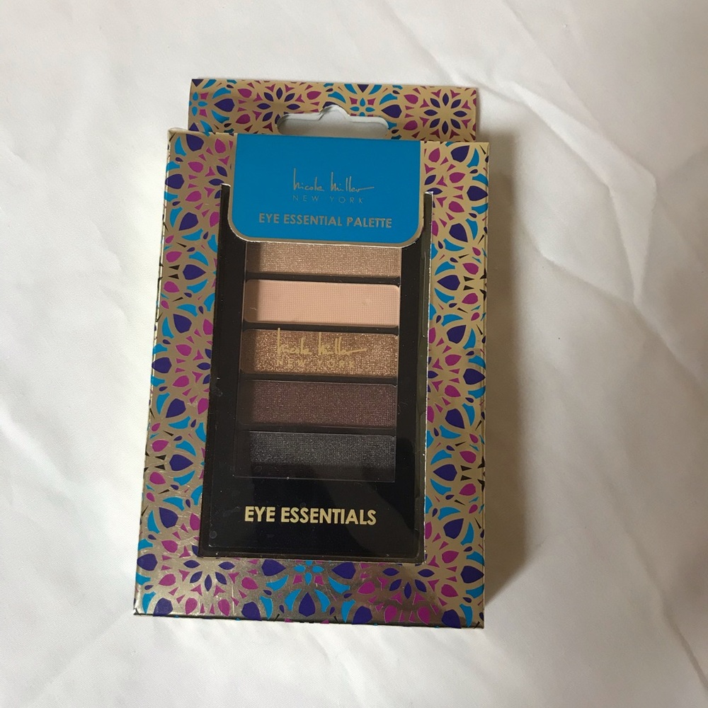 Eye makeup pallets